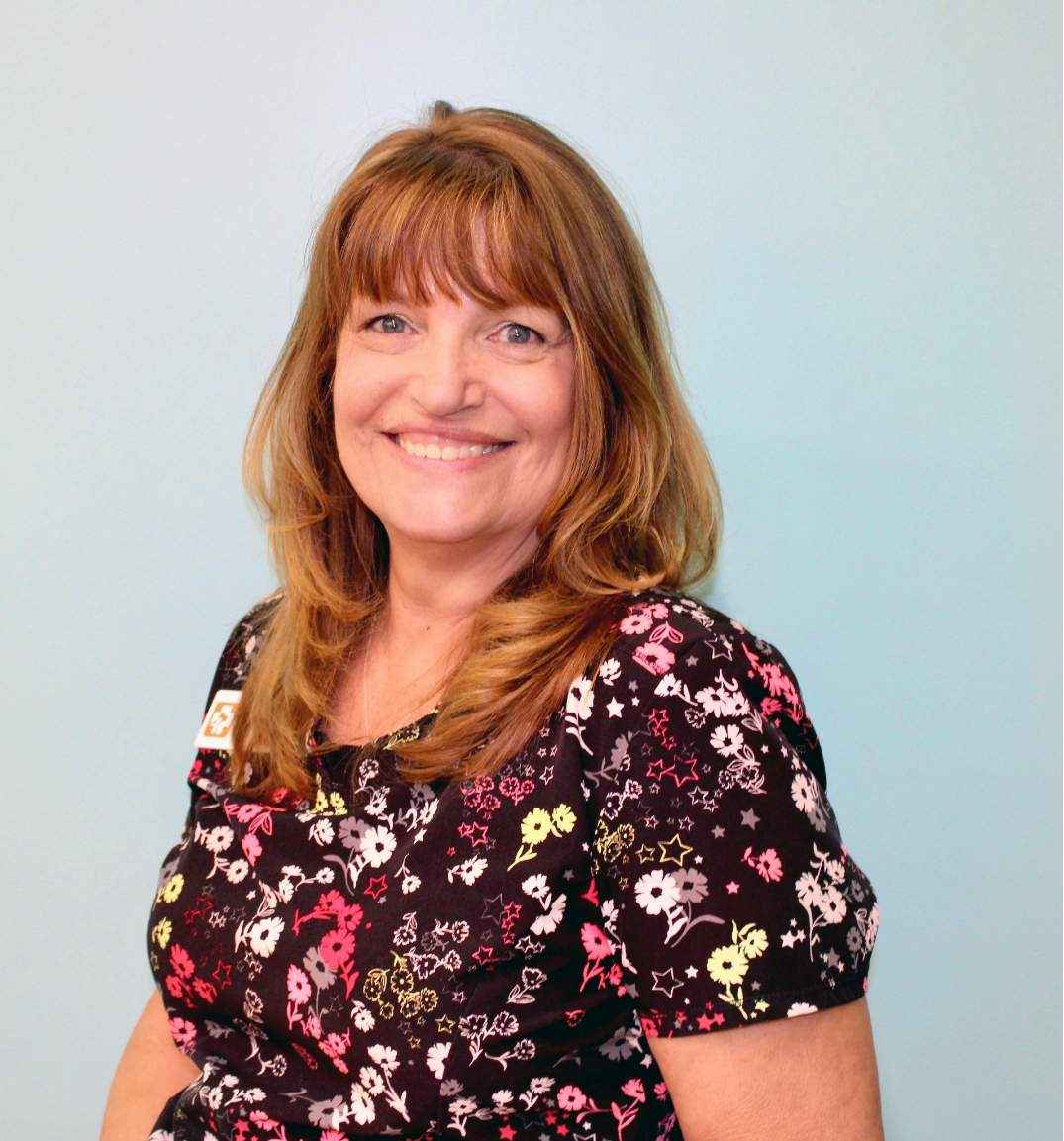 A female Banfield Associate